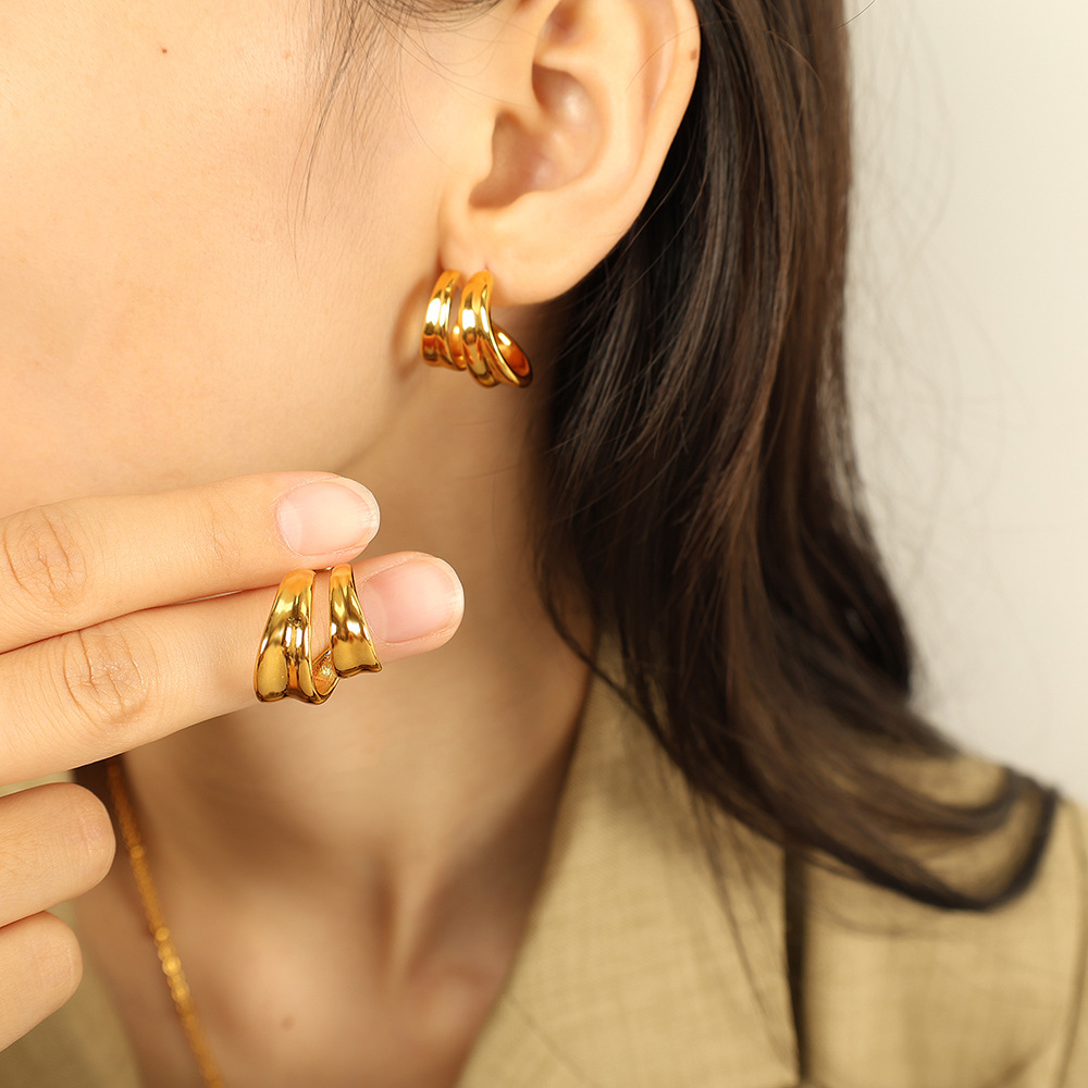 C-shaped Shell Earrings
