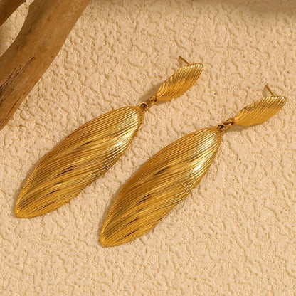 E.B.belle Vintage Feather Texture Earrings