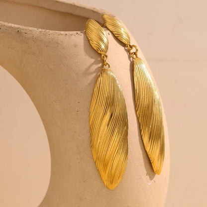E.B.belle Vintage Feather Texture Earrings