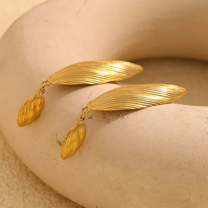 E.B.belle Vintage Feather Texture Earrings