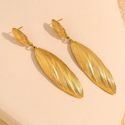 E.B.belle Vintage Feather Texture Earrings